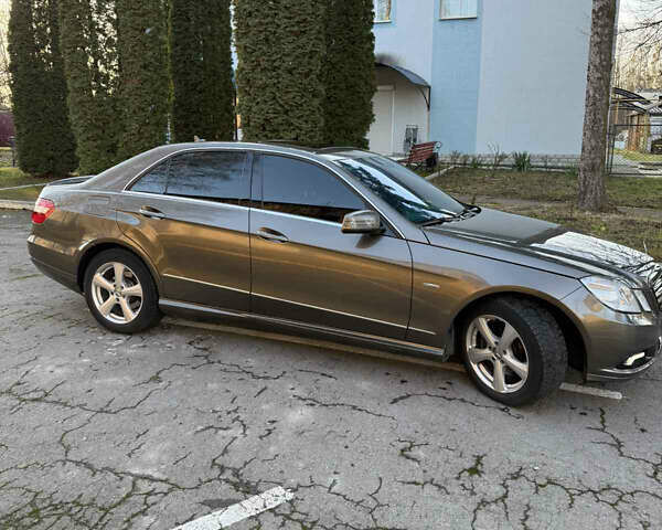 Сірий Мерседес Е-Клас, об'ємом двигуна 2.14 л та пробігом 385 тис. км за 10500 $, фото 3 на Automoto.ua