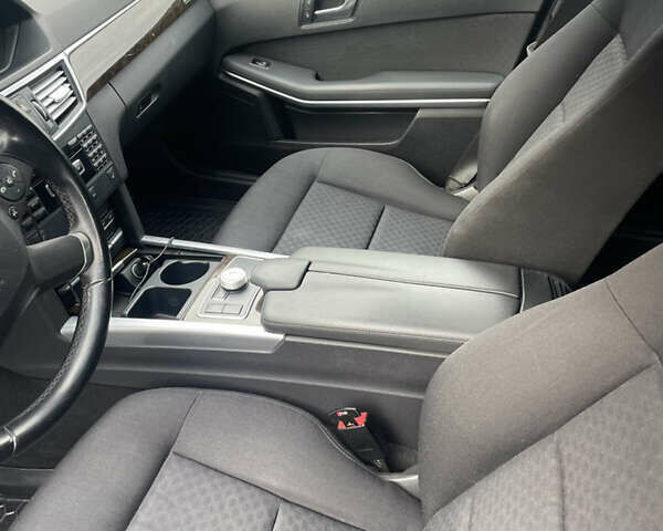 Серый Мерседес Е-Класс, объемом двигателя 2.14 л и пробегом 289 тыс. км за 16999 $, фото 16 на Automoto.ua