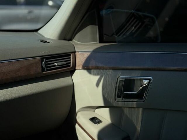 Серый Мерседес Е-Класс, объемом двигателя 1.8 л и пробегом 211 тыс. км за 12000 $, фото 14 на Automoto.ua