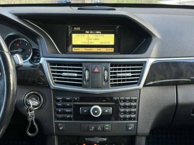 Сірий Мерседес Е-Клас, об'ємом двигуна 2.1 л та пробігом 293 тис. км за 11500 $, фото 14 на Automoto.ua