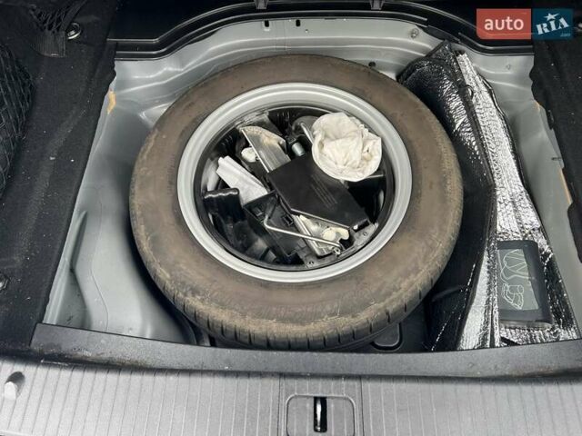 Сірий Мерседес Е-Клас, об'ємом двигуна 2.14 л та пробігом 260 тис. км за 12900 $, фото 15 на Automoto.ua