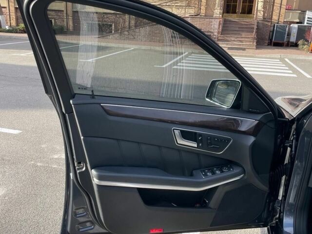 Серый Мерседес Е-Класс, объемом двигателя 3 л и пробегом 304 тыс. км за 15200 $, фото 6 на Automoto.ua