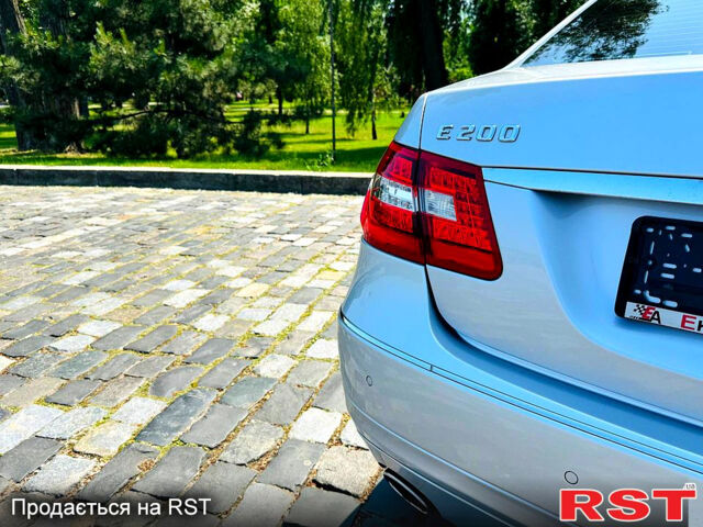 Серый Мерседес Е-Класс, объемом двигателя 1.8 л и пробегом 215 тыс. км за 11999 $, фото 5 на Automoto.ua