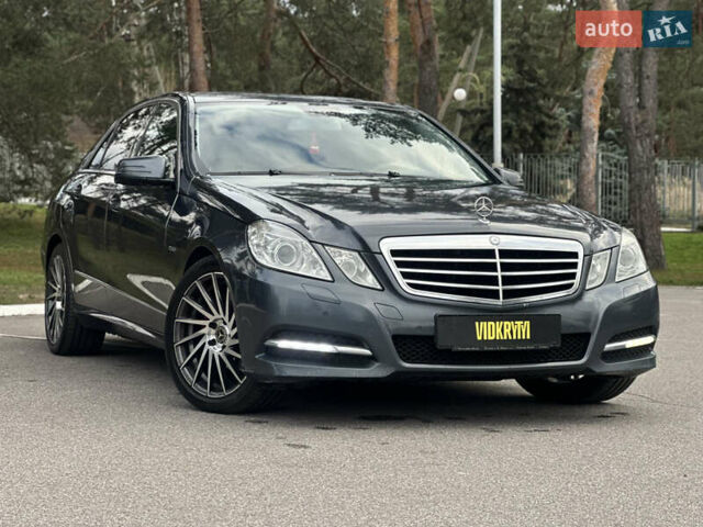 Серый Мерседес Е-Класс, объемом двигателя 2.14 л и пробегом 293 тыс. км за 11500 $, фото 4 на Automoto.ua