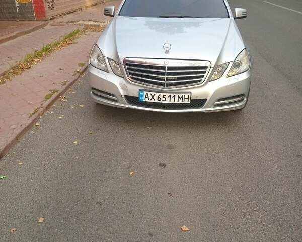 Серый Мерседес Е-Класс, объемом двигателя 1.8 л и пробегом 400 тыс. км за 9536 $, фото 3 на Automoto.ua