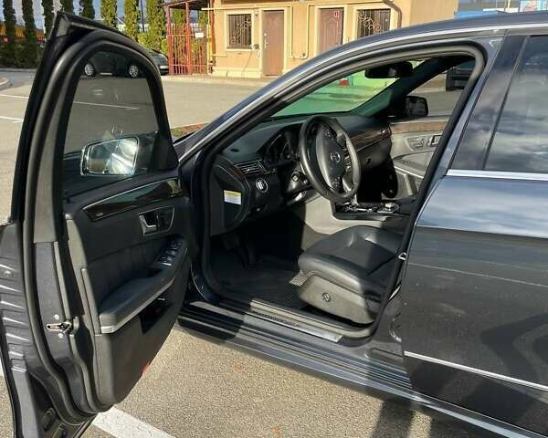 Сірий Мерседес Е-Клас, об'ємом двигуна 2.99 л та пробігом 304 тис. км за 15700 $, фото 9 на Automoto.ua