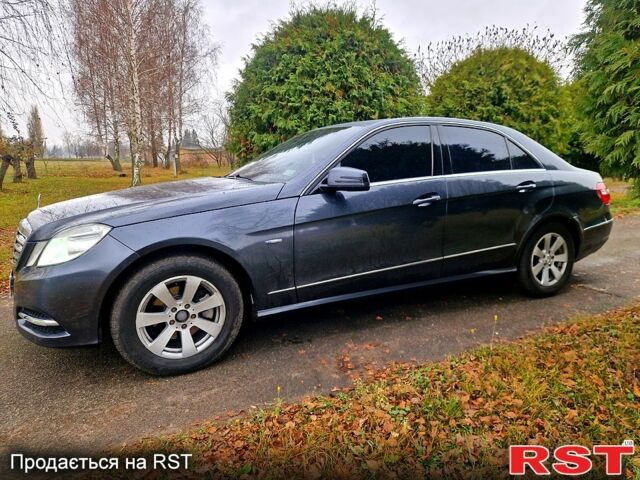 Серый Мерседес Е-Класс, объемом двигателя 2.1 л и пробегом 203 тыс. км за 11800 $, фото 5 на Automoto.ua