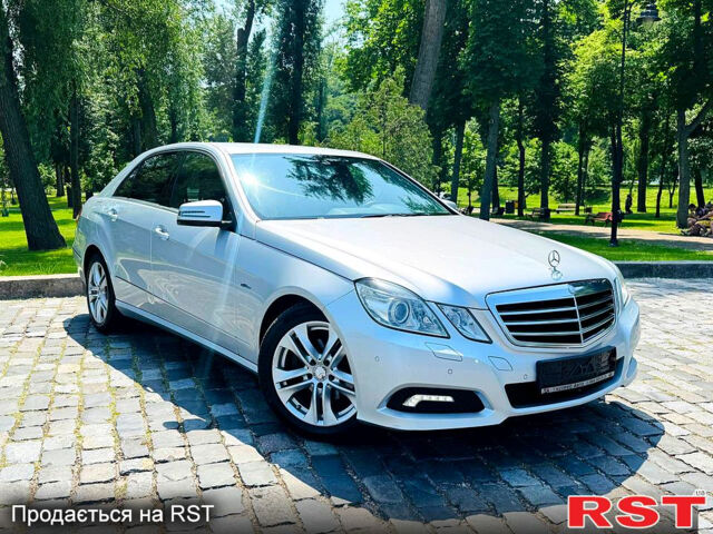 Серый Мерседес Е-Класс, объемом двигателя 1.8 л и пробегом 215 тыс. км за 11999 $, фото 1 на Automoto.ua