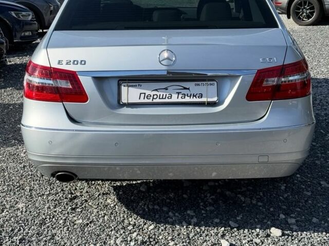 Серый Мерседес Е-Класс, объемом двигателя 1.8 л и пробегом 211 тыс. км за 12000 $, фото 5 на Automoto.ua
