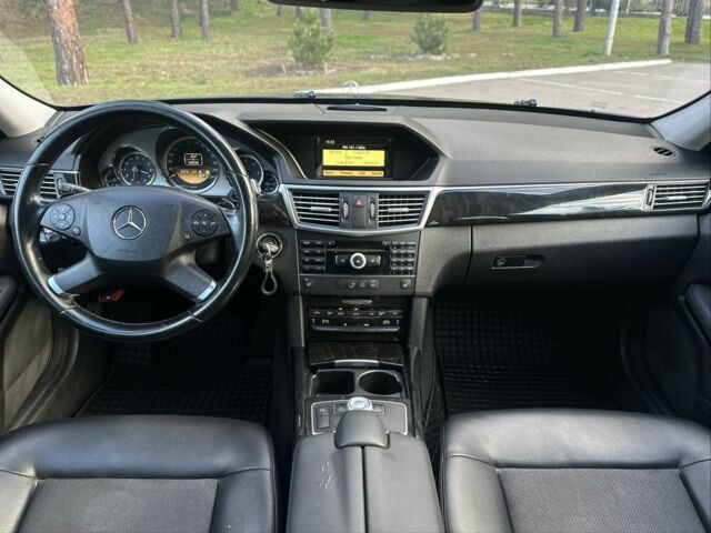 Сірий Мерседес Е-Клас, об'ємом двигуна 2.1 л та пробігом 293 тис. км за 11500 $, фото 10 на Automoto.ua