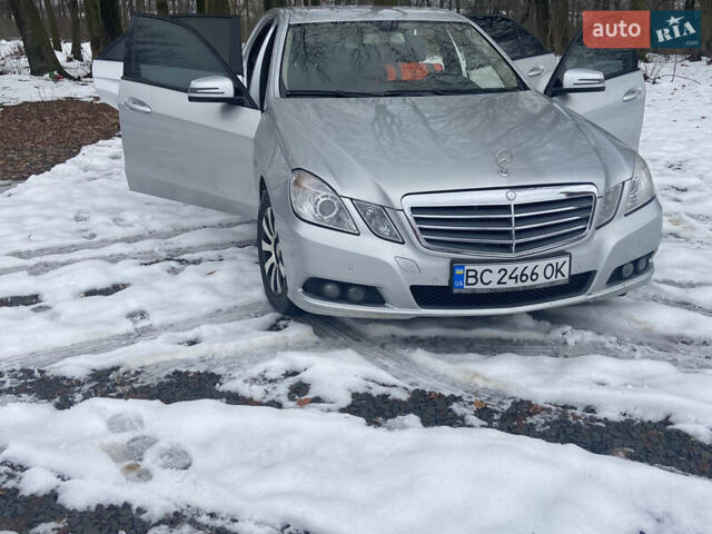 Сірий Мерседес Е-Клас, об'ємом двигуна 2.14 л та пробігом 209 тис. км за 11000 $, фото 9 на Automoto.ua