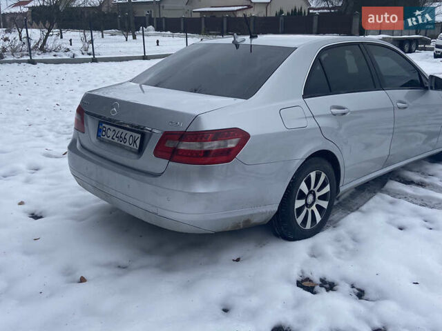 Сірий Мерседес Е-Клас, об'ємом двигуна 2.14 л та пробігом 209 тис. км за 11000 $, фото 14 на Automoto.ua