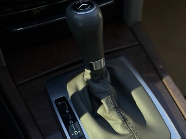 Серый Мерседес Е-Класс, объемом двигателя 1.8 л и пробегом 211 тыс. км за 12000 $, фото 13 на Automoto.ua