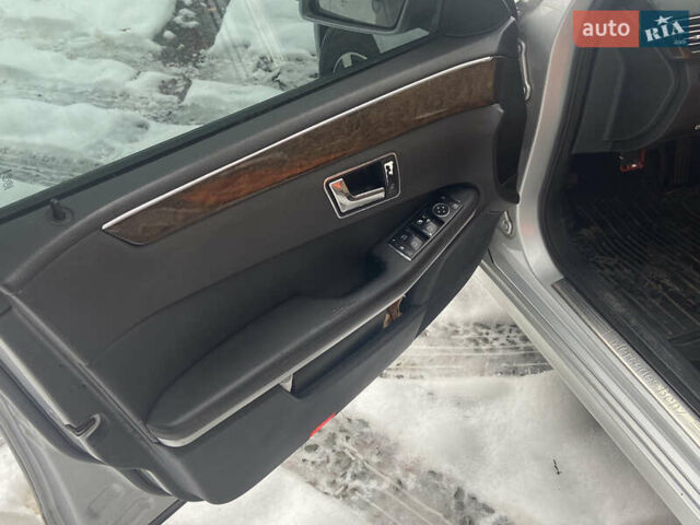 Сірий Мерседес Е-Клас, об'ємом двигуна 2.14 л та пробігом 209 тис. км за 11000 $, фото 10 на Automoto.ua