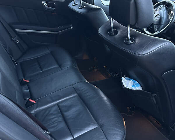 Серый Мерседес Е-Класс, объемом двигателя 2.2 л и пробегом 252 тыс. км за 11800 $, фото 20 на Automoto.ua