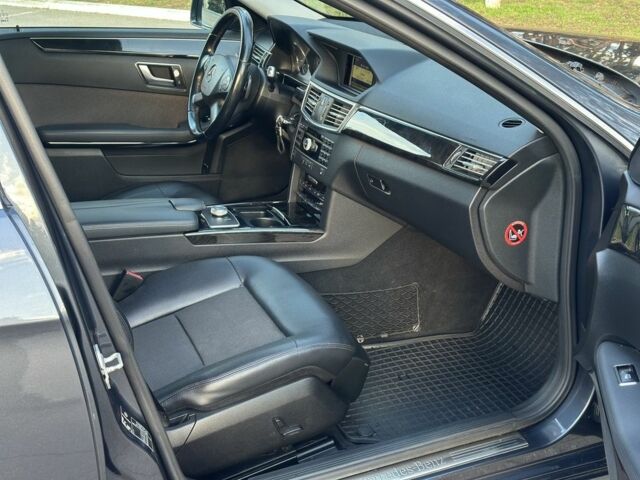 Сірий Мерседес Е-Клас, об'ємом двигуна 2.1 л та пробігом 293 тис. км за 11500 $, фото 22 на Automoto.ua