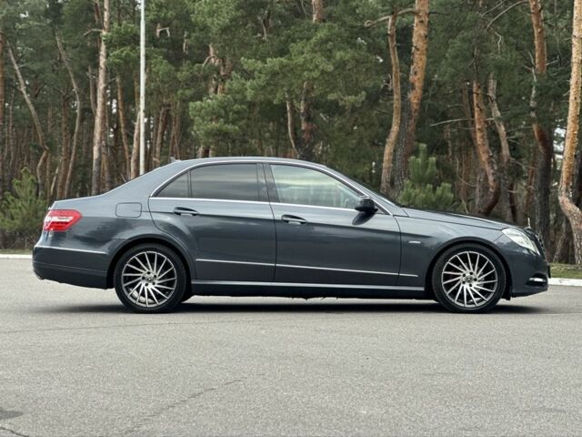 Сірий Мерседес Е-Клас, об'ємом двигуна 2.1 л та пробігом 293 тис. км за 11500 $, фото 4 на Automoto.ua