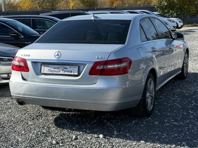 Серый Мерседес Е-Класс, объемом двигателя 1.8 л и пробегом 211 тыс. км за 12000 $, фото 4 на Automoto.ua