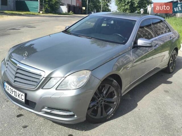 Мерседес Е-Класс 2011 в Буче на Automoto.ua Серый Мерседес Е-Класс, объемом двигателя 2.1 л и пробегом 326 тыс. км за 1000 $, фото 4 на Automoto.ua