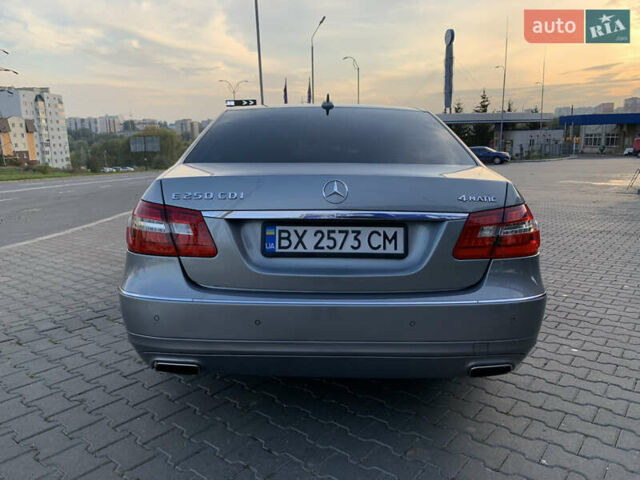 Мерседес Е-Класс 2011 в Хмельницком на Automoto.ua Серый Мерседес Е-Класс, объемом двигателя 2.14 л и пробегом 300 тыс. км за 15950 $, фото 7 на Automoto.ua