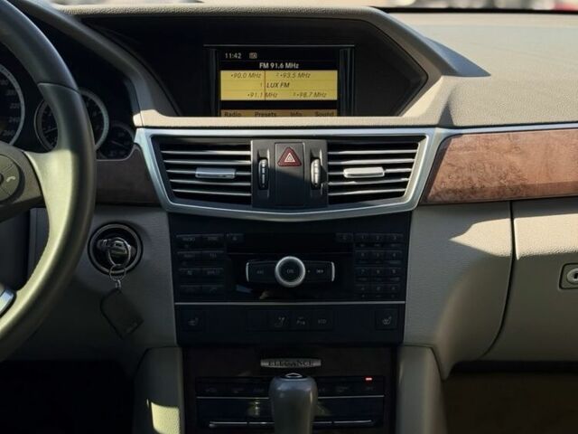 Серый Мерседес Е-Класс, объемом двигателя 1.8 л и пробегом 211 тыс. км за 12000 $, фото 12 на Automoto.ua