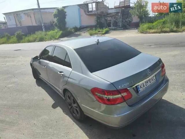 Мерседес Е-Класс 2011 в Буче на Automoto.ua Серый Мерседес Е-Класс, объемом двигателя 2.1 л и пробегом 326 тыс. км за 1000 $, фото 3 на Automoto.ua