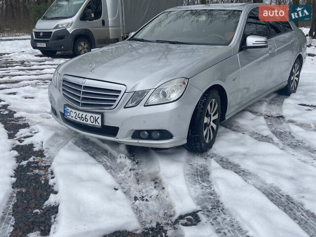 Сірий Мерседес Е-Клас, об'ємом двигуна 2.14 л та пробігом 209 тис. км за 11000 $, фото 16 на Automoto.ua