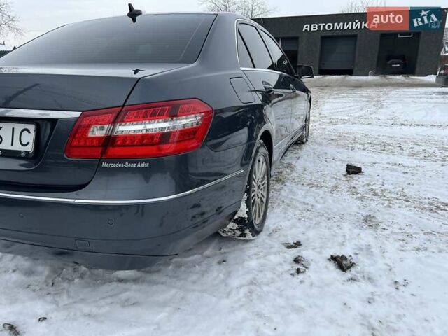 Серый Мерседес Е-Класс, объемом двигателя 2.14 л и пробегом 260 тыс. км за 12900 $, фото 8 на Automoto.ua