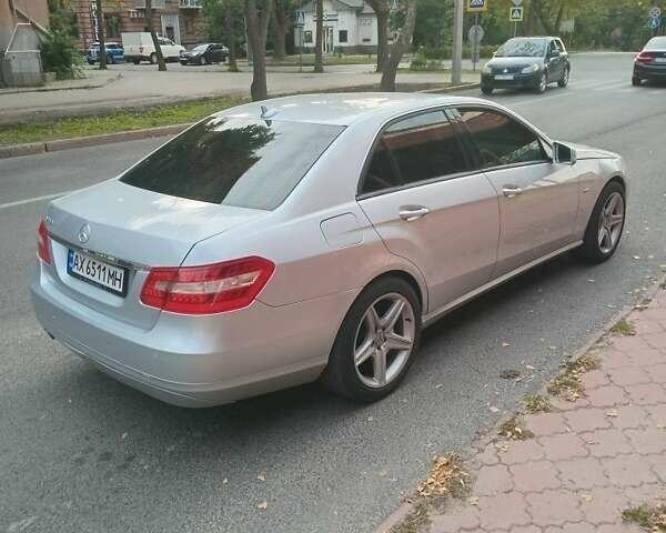 Серый Мерседес Е-Класс, объемом двигателя 1.8 л и пробегом 400 тыс. км за 9536 $, фото 1 на Automoto.ua