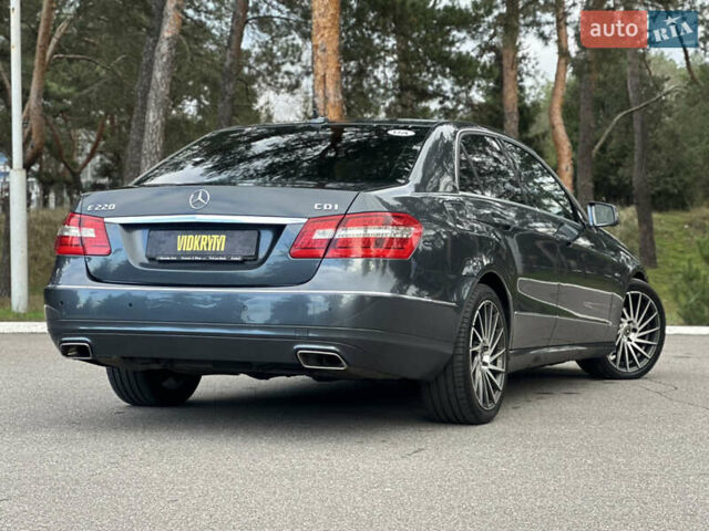 Серый Мерседес Е-Класс, объемом двигателя 2.14 л и пробегом 293 тыс. км за 11500 $, фото 15 на Automoto.ua