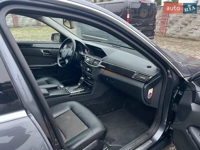 Сірий Мерседес Е-Клас, об'ємом двигуна 2.14 л та пробігом 357 тис. км за 6999 $, фото 13 на Automoto.ua