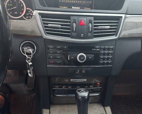 Серый Мерседес Е-Класс, объемом двигателя 1.8 л и пробегом 249 тыс. км за 12500 $, фото 11 на Automoto.ua