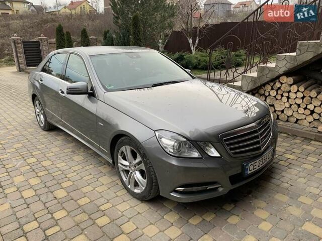 Серый Мерседес Е-Класс, объемом двигателя 2.1 л и пробегом 294 тыс. км за 14500 $, фото 2 на Automoto.ua
