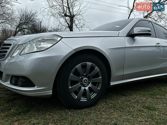 Сірий Мерседес Е-Клас, об'ємом двигуна 2.2 л та пробігом 328 тис. км за 12400 $, фото 7 на Automoto.ua