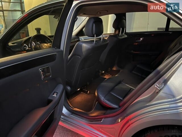 Серый Мерседес Е-Класс, объемом двигателя 2.14 л и пробегом 288 тыс. км за 10890 $, фото 14 на Automoto.ua