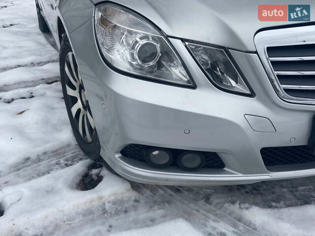 Сірий Мерседес Е-Клас, об'ємом двигуна 2.14 л та пробігом 209 тис. км за 11000 $, фото 19 на Automoto.ua
