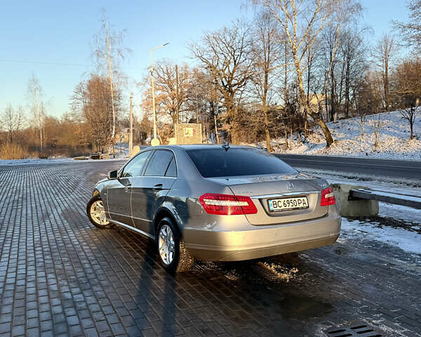 Сірий Мерседес Е-Клас, об'ємом двигуна 2.14 л та пробігом 230 тис. км за 13000 $, фото 4 на Automoto.ua