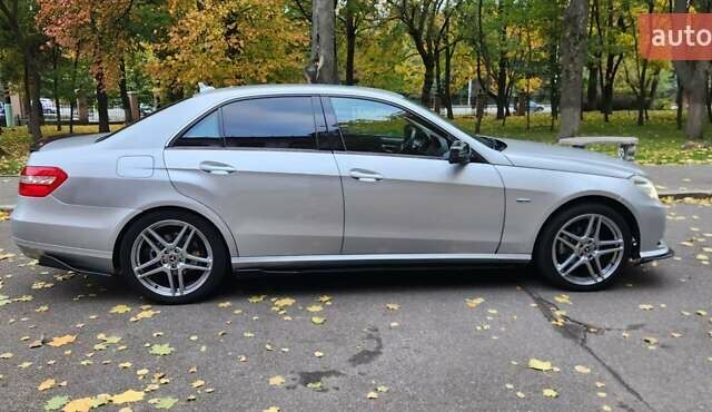 Сірий Мерседес Е-Клас, об'ємом двигуна 1.8 л та пробігом 260 тис. км за 12200 $, фото 8 на Automoto.ua