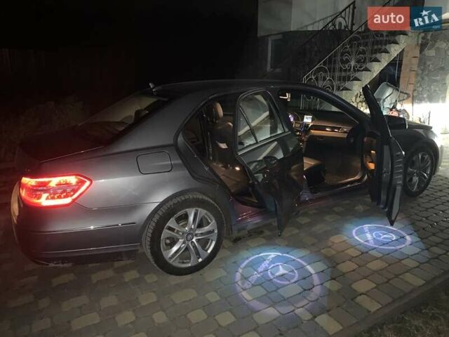 Серый Мерседес Е-Класс, объемом двигателя 2.1 л и пробегом 294 тыс. км за 14500 $, фото 29 на Automoto.ua