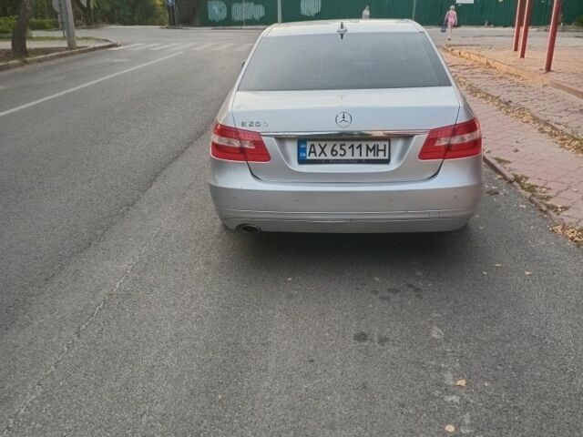 Серый Мерседес Е-Класс, объемом двигателя 1.8 л и пробегом 400 тыс. км за 9536 $, фото 3 на Automoto.ua