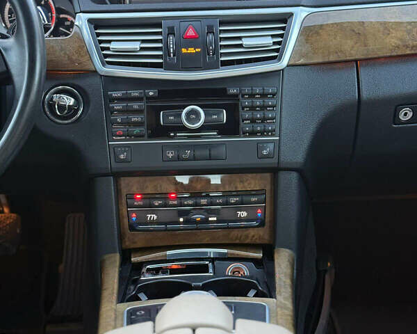 Серый Мерседес Е-Класс, объемом двигателя 3 л и пробегом 126 тыс. км за 16300 $, фото 28 на Automoto.ua