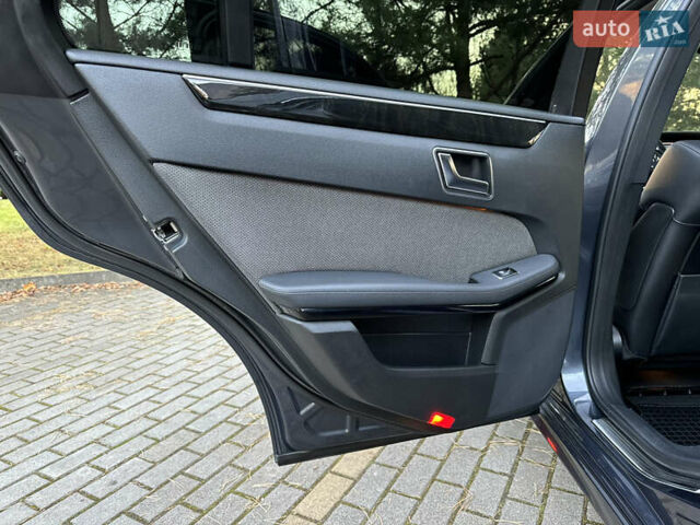 Серый Мерседес Е-Класс, объемом двигателя 2.2 л и пробегом 232 тыс. км за 16300 $, фото 102 на Automoto.ua