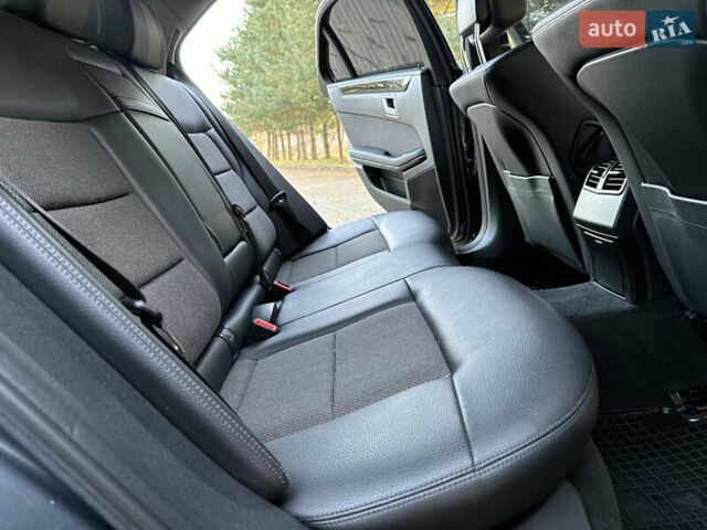 Серый Мерседес Е-Класс, объемом двигателя 2.2 л и пробегом 232 тыс. км за 16300 $, фото 100 на Automoto.ua