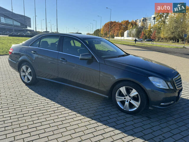 Мерседес Е-Клас 2012 у Львові на Automoto.ua Сірий Мерседес Е-Клас, об'ємом двигуна 2.14 л та пробігом 275 тис. км за 13500 $, фото 15 на Automoto.ua