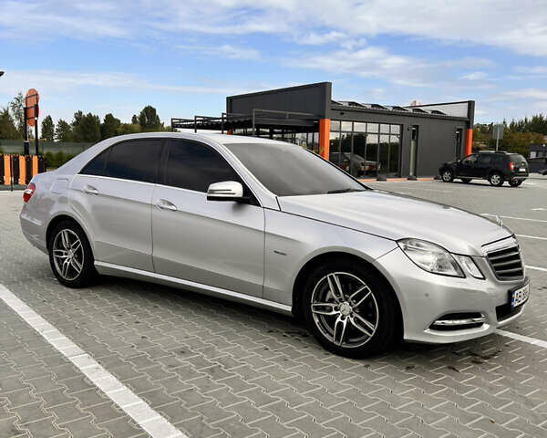 Серый Мерседес Е-Класс, объемом двигателя 2.2 л и пробегом 250 тыс. км за 13500 $, фото 4 на Automoto.ua