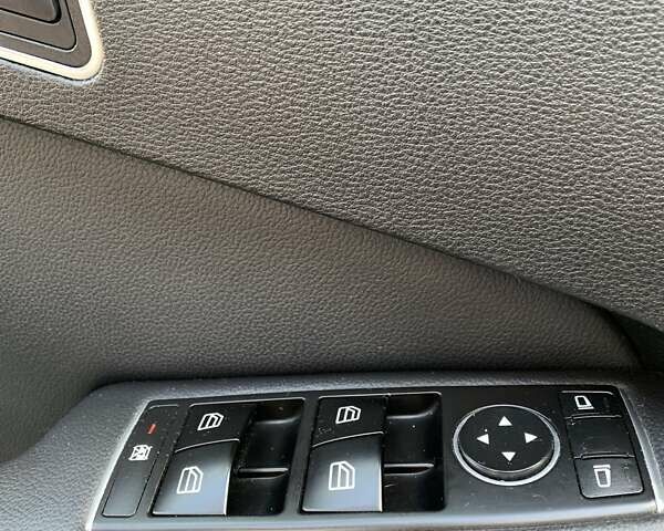 Серый Мерседес Е-Класс, объемом двигателя 2.2 л и пробегом 283 тыс. км за 14750 $, фото 33 на Automoto.ua