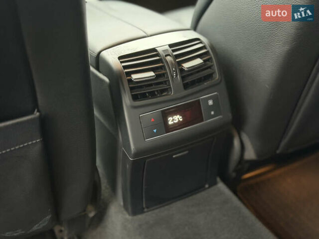 Серый Мерседес Е-Класс, объемом двигателя 2.2 л и пробегом 291 тыс. км за 11800 $, фото 21 на Automoto.ua