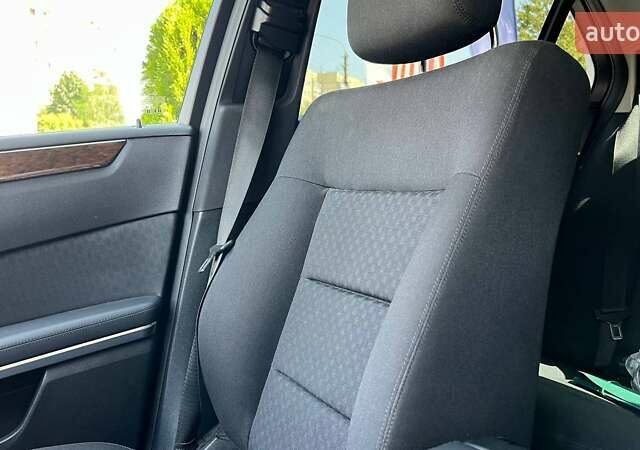 Серый Мерседес Е-Класс, объемом двигателя 2.1 л и пробегом 218 тыс. км за 12500 $, фото 23 на Automoto.ua