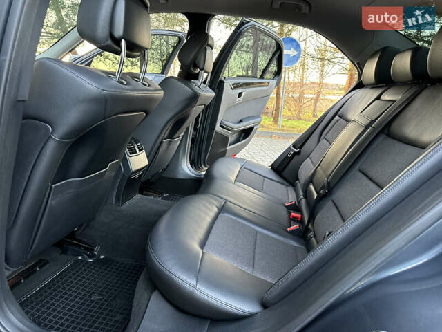 Серый Мерседес Е-Класс, объемом двигателя 2.2 л и пробегом 232 тыс. км за 16300 $, фото 104 на Automoto.ua