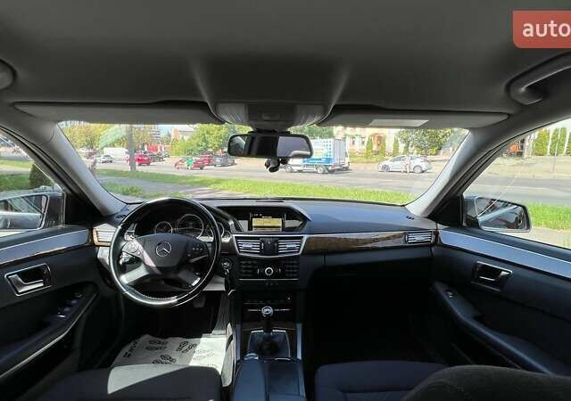 Серый Мерседес Е-Класс, объемом двигателя 2.1 л и пробегом 218 тыс. км за 12500 $, фото 31 на Automoto.ua